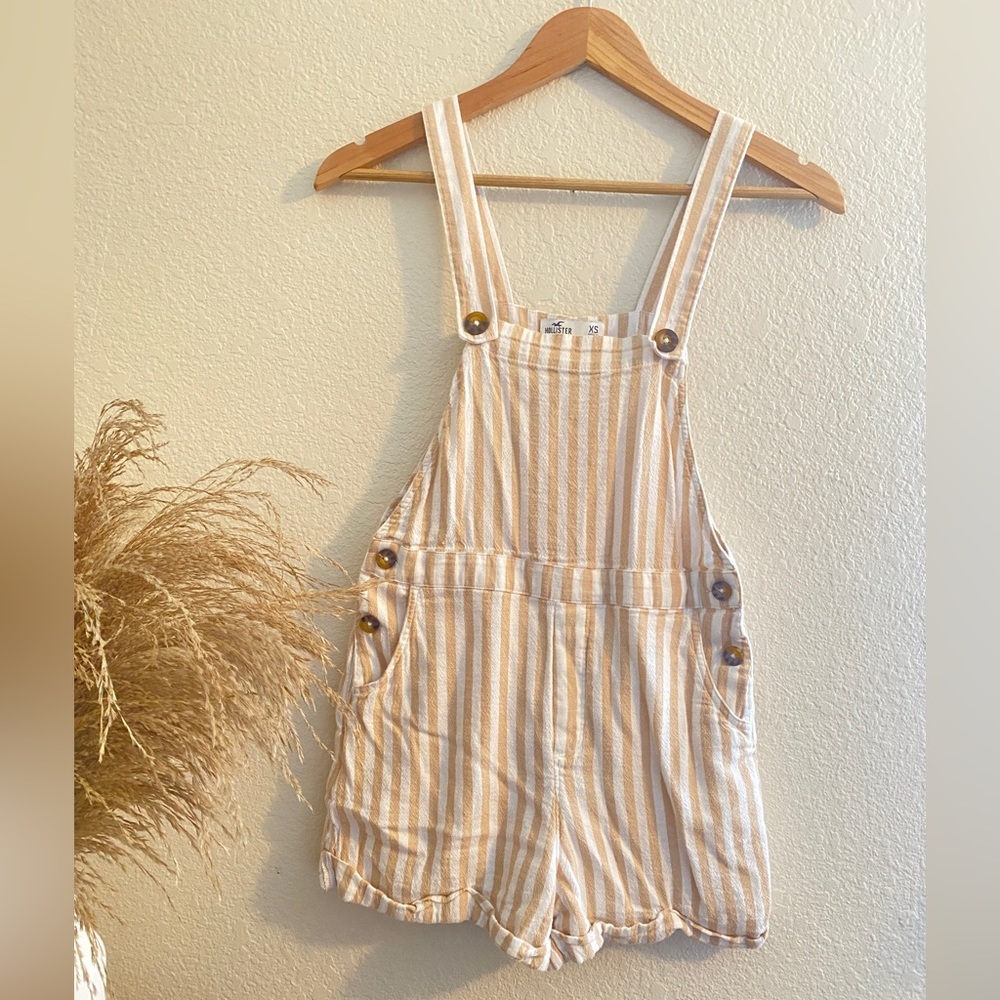 Hollister Beige And Cream Overall Shorts